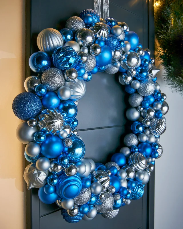 Antarctica Bauble Wreath, 60 cm